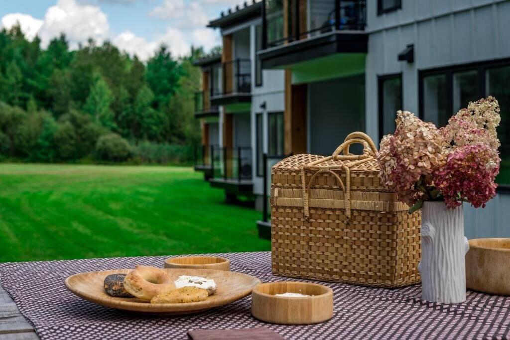 Suite 208 - Destination Mont-Orford Мейгог Экстерьер фото